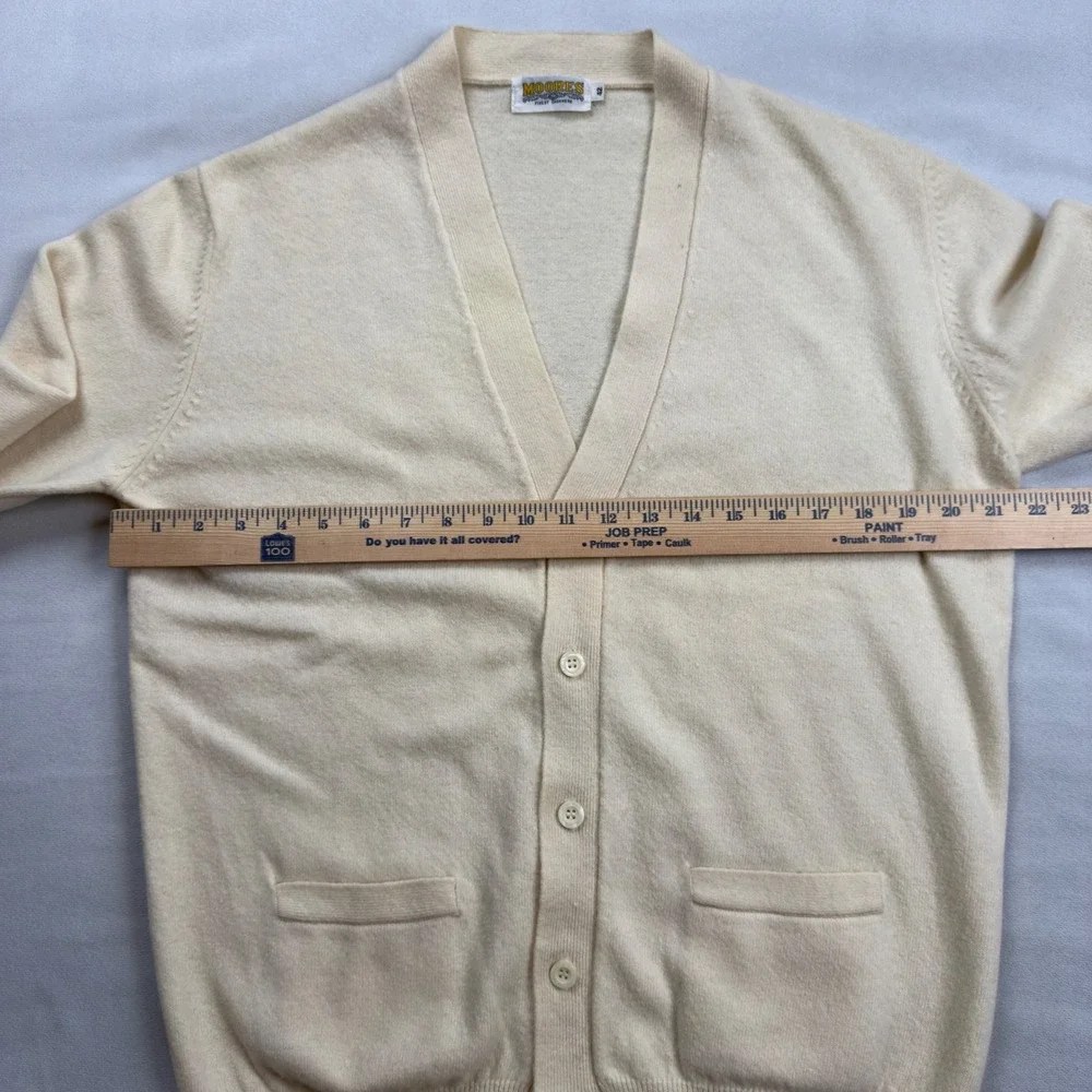 Vintage Moores Finest Cashmere Cardigan Sweater Mens 42 Cream Button Front FLAW - Picture 3 of 9